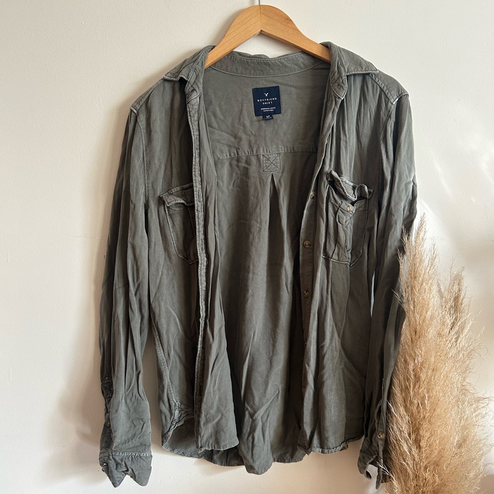 American Eagle Button Down